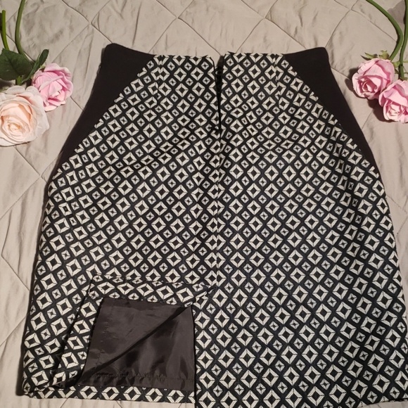 Worthington black and white pencil skirt - Picture 2 of 8